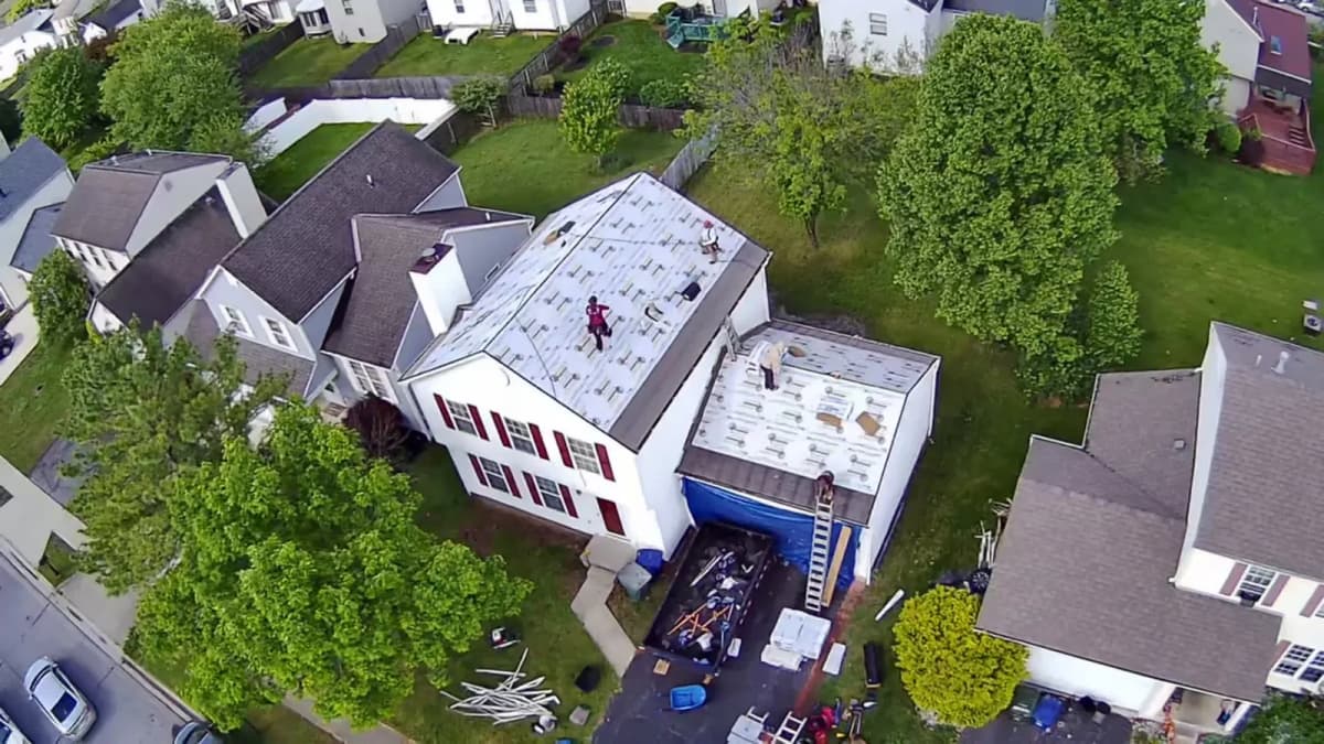Southside Indianapolis home with a finished architectural roof